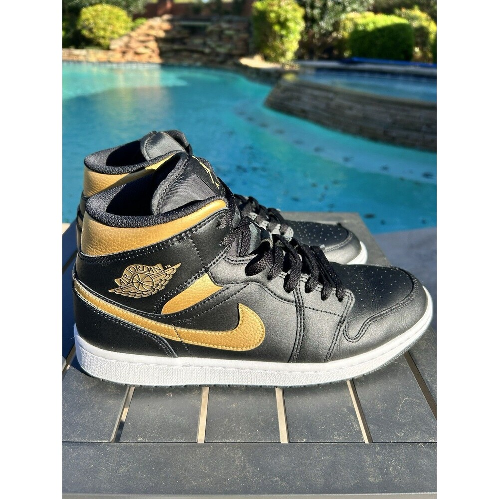 Jordan 1 Mid Men’s 10 Black Metallic Gold